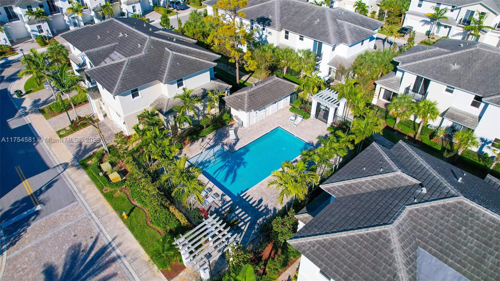 6950 Pines Cir
