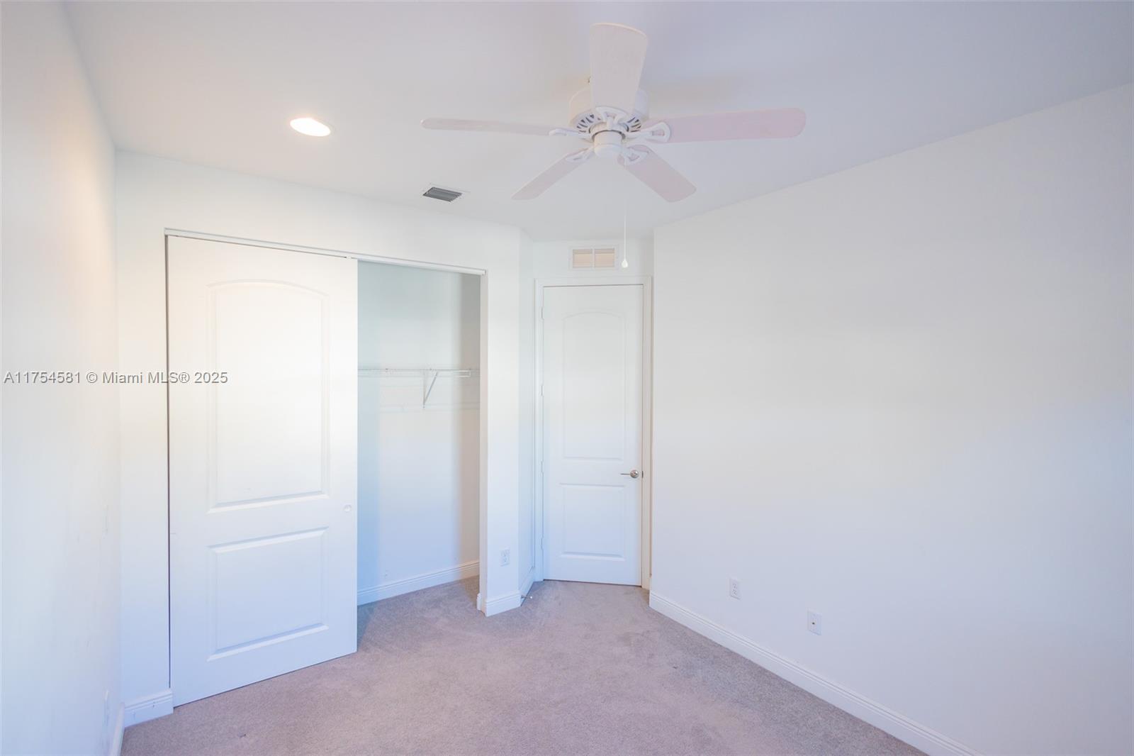 6950 Pines Cir