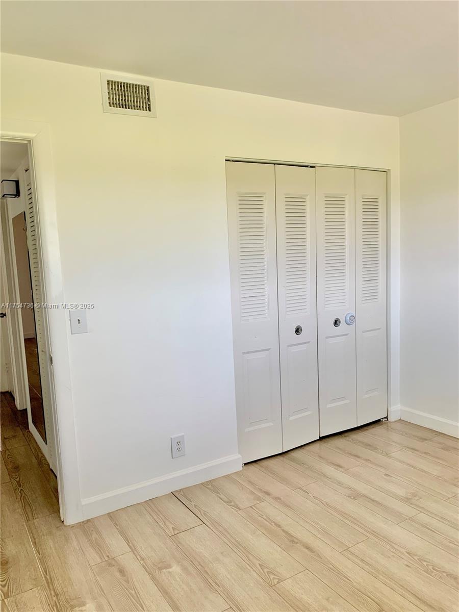 1501 Crescent Cir # C26