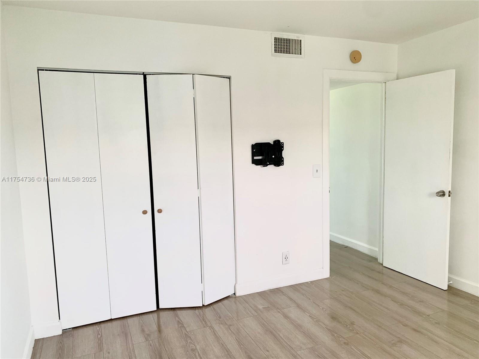 1501 Crescent Cir # C26