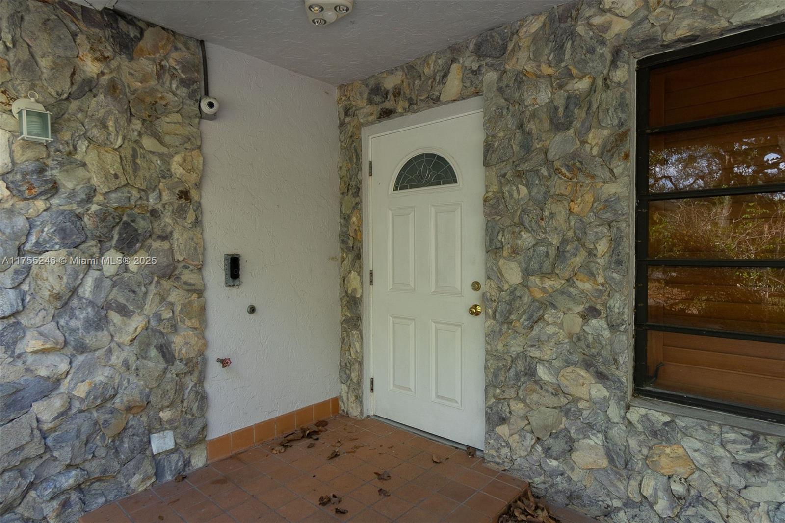 16030 E Mead Hill Dr