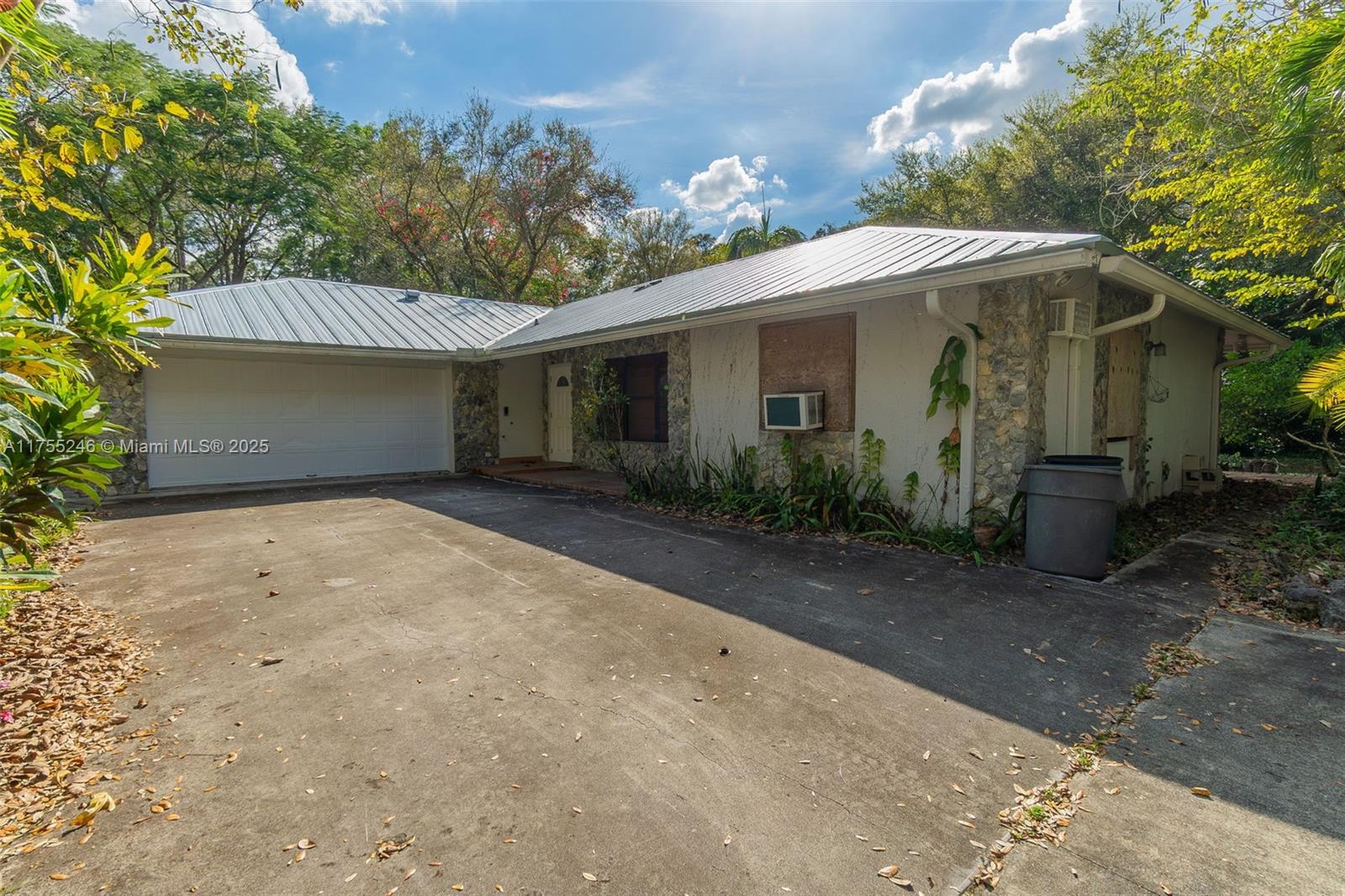 16030 E Mead Hill Dr