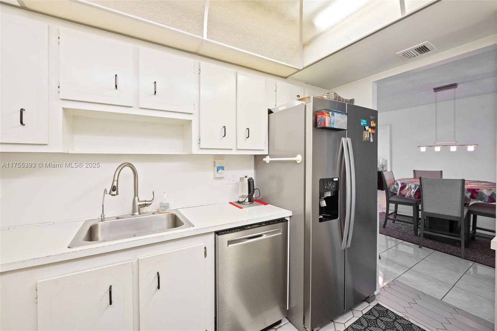 1000 Saint Charles Pl # 603