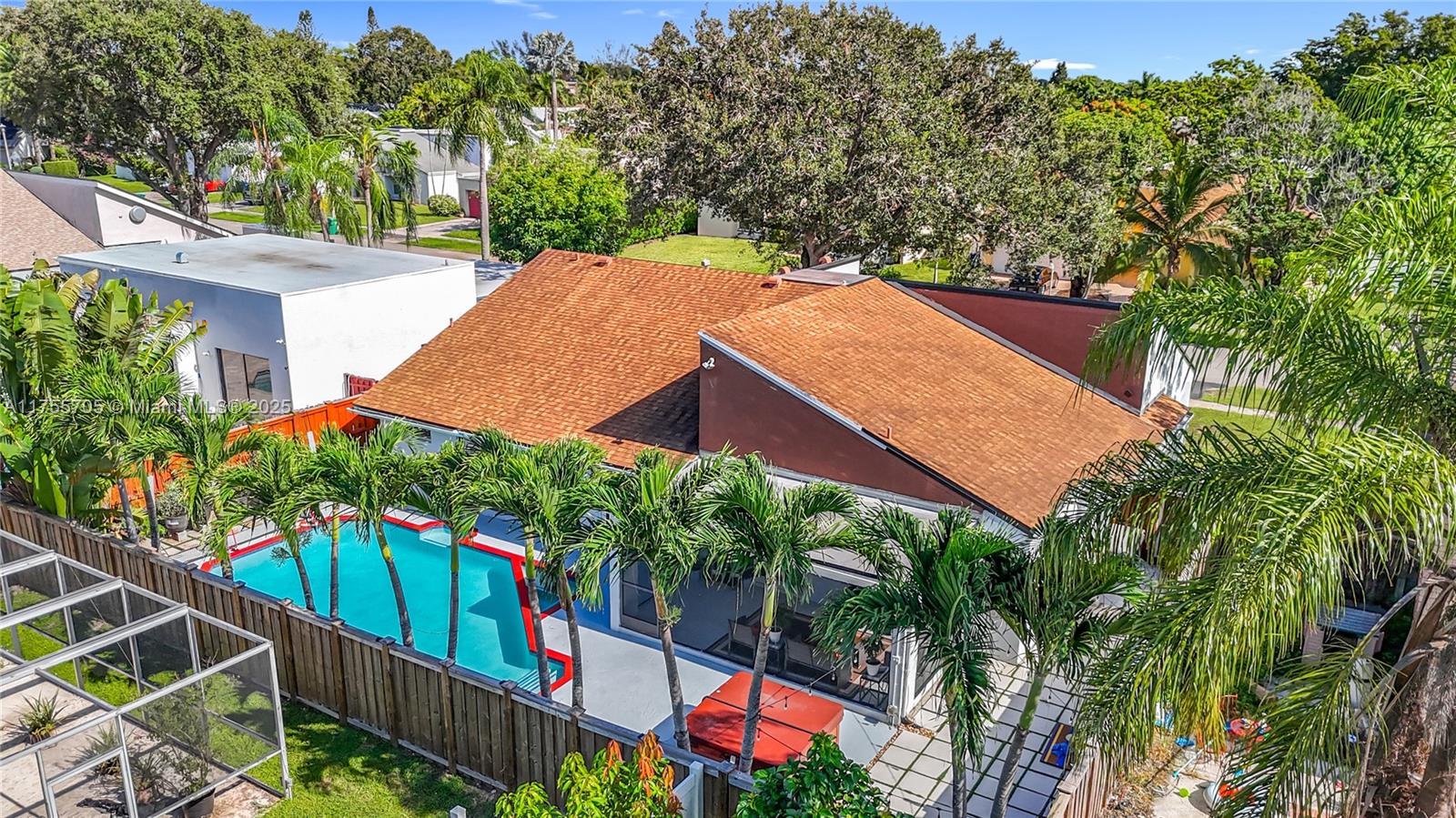 7420 NW 35th Ct
