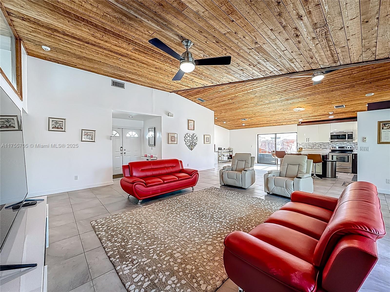 7420 NW 35th Ct