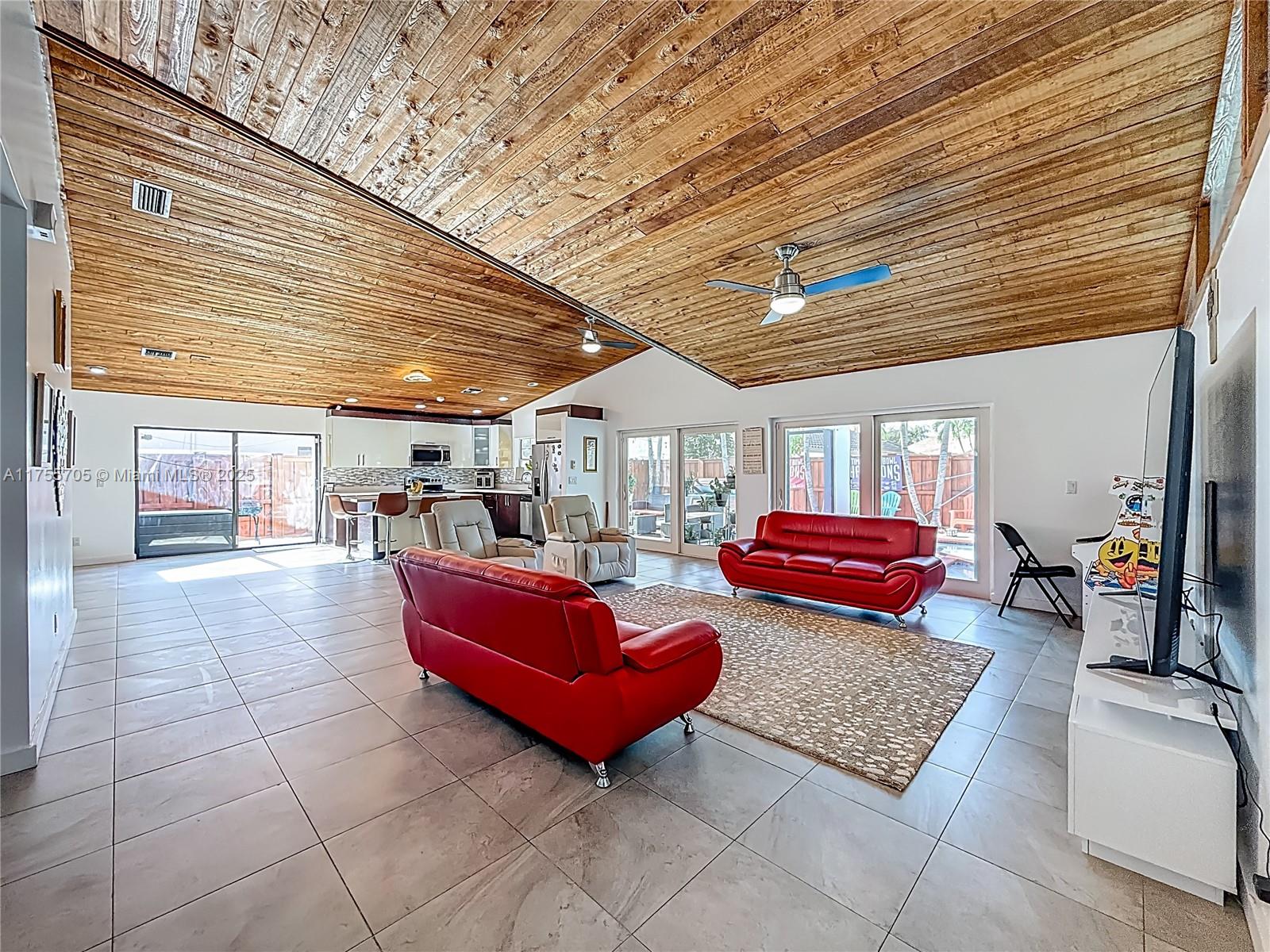 7420 NW 35th Ct