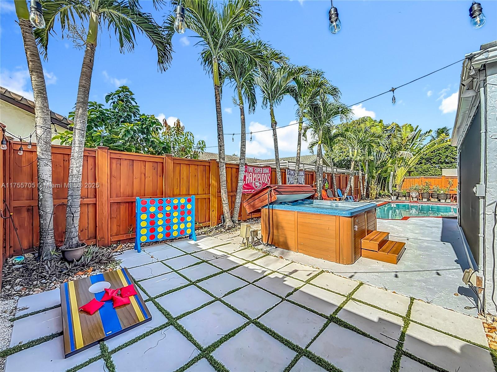 7420 NW 35th Ct
