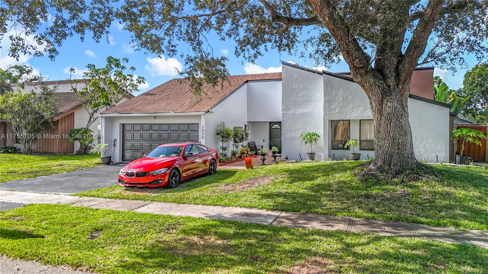 7420 NW 35th Ct