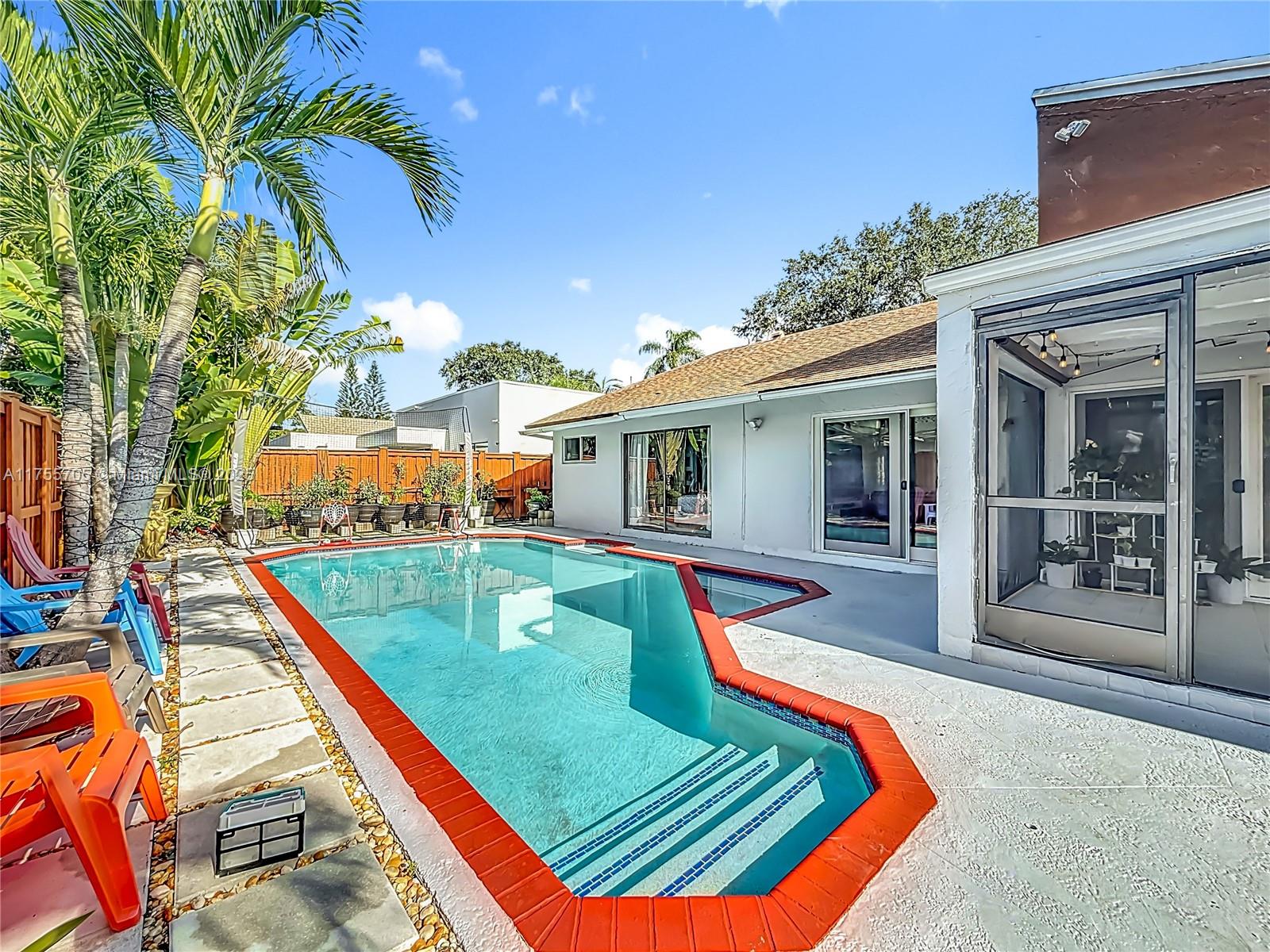 7420 NW 35th Ct