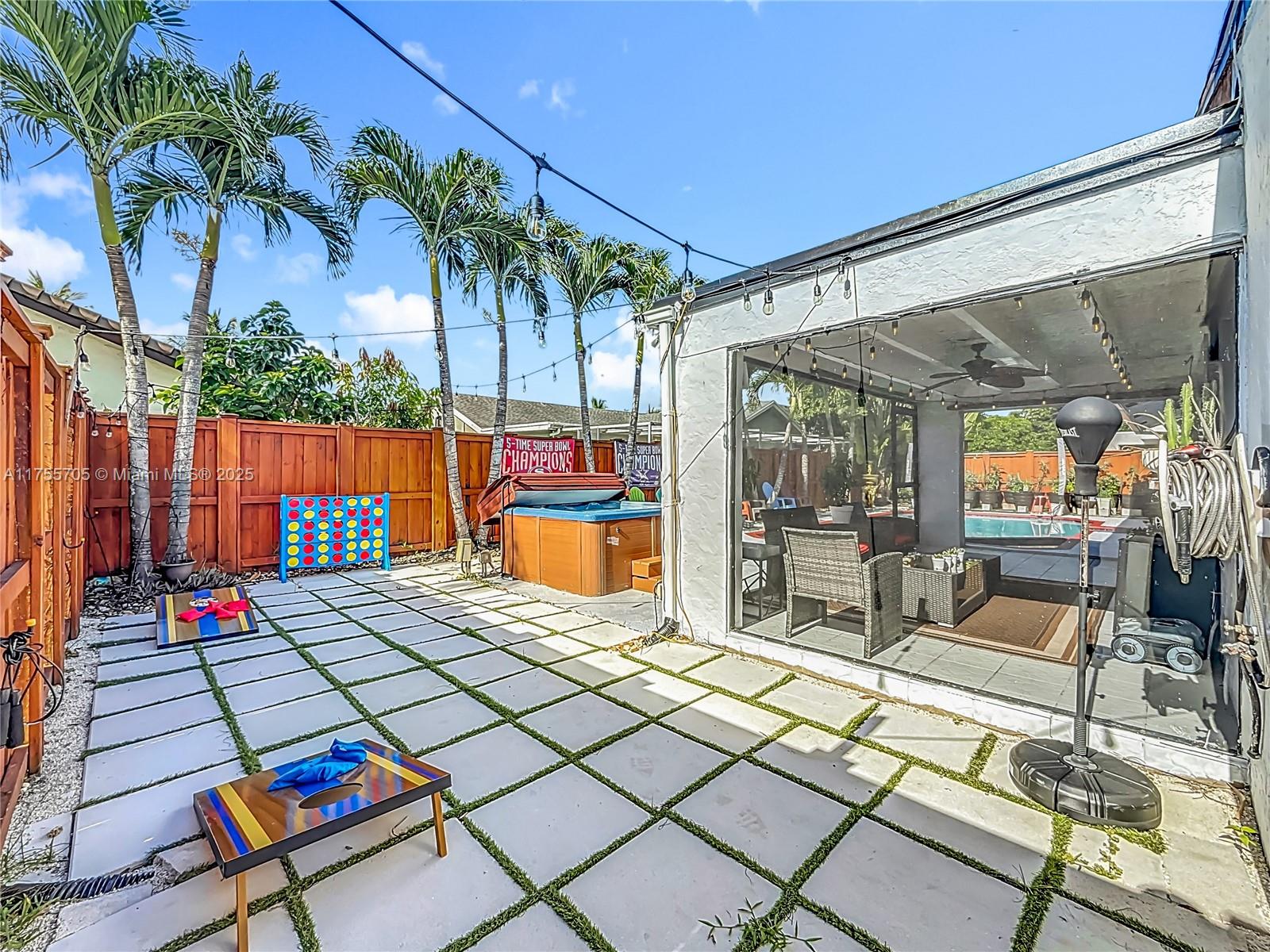 7420 NW 35th Ct
