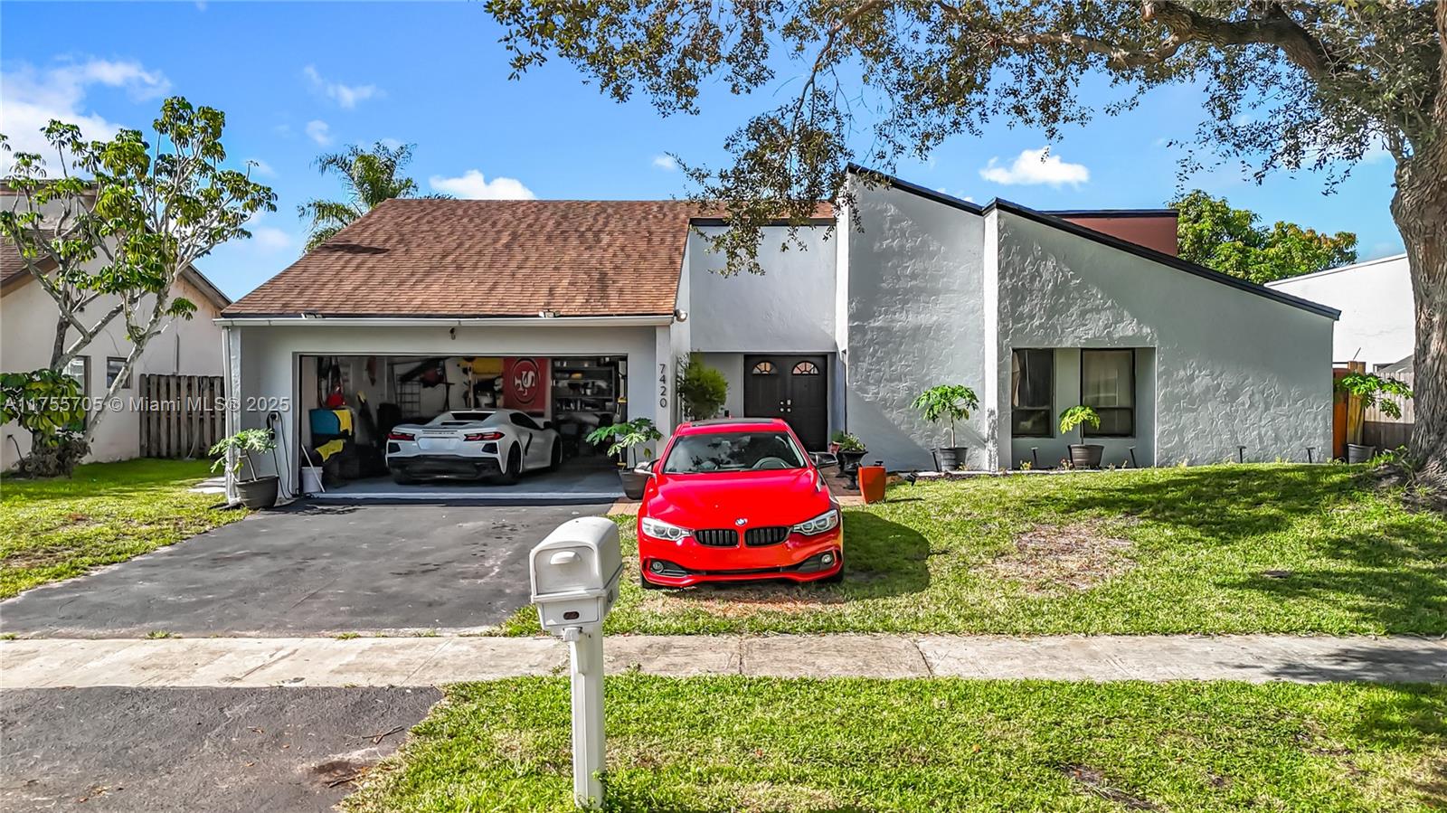 7420 NW 35th Ct