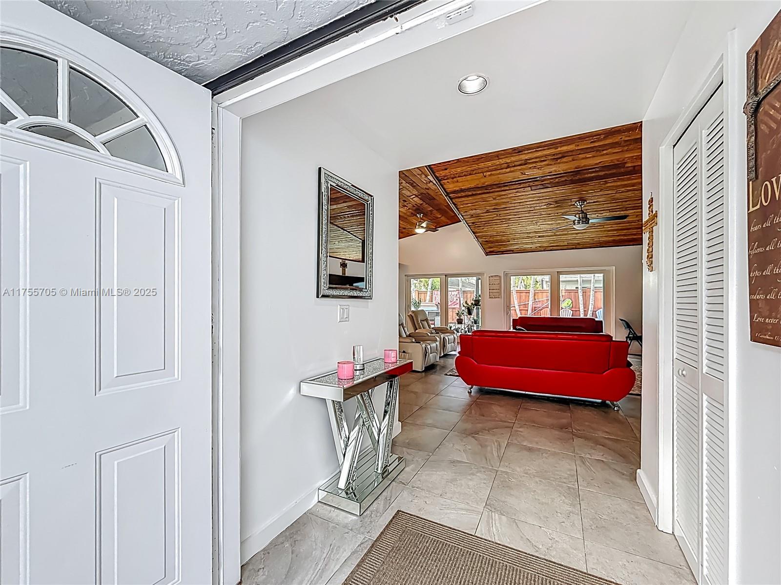 7420 NW 35th Ct