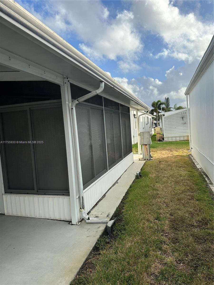 2440 SW 51st St