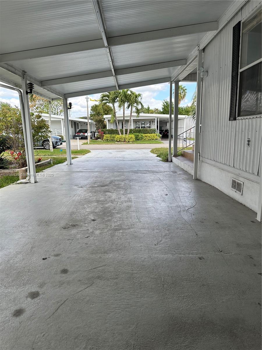 2440 SW 51st St