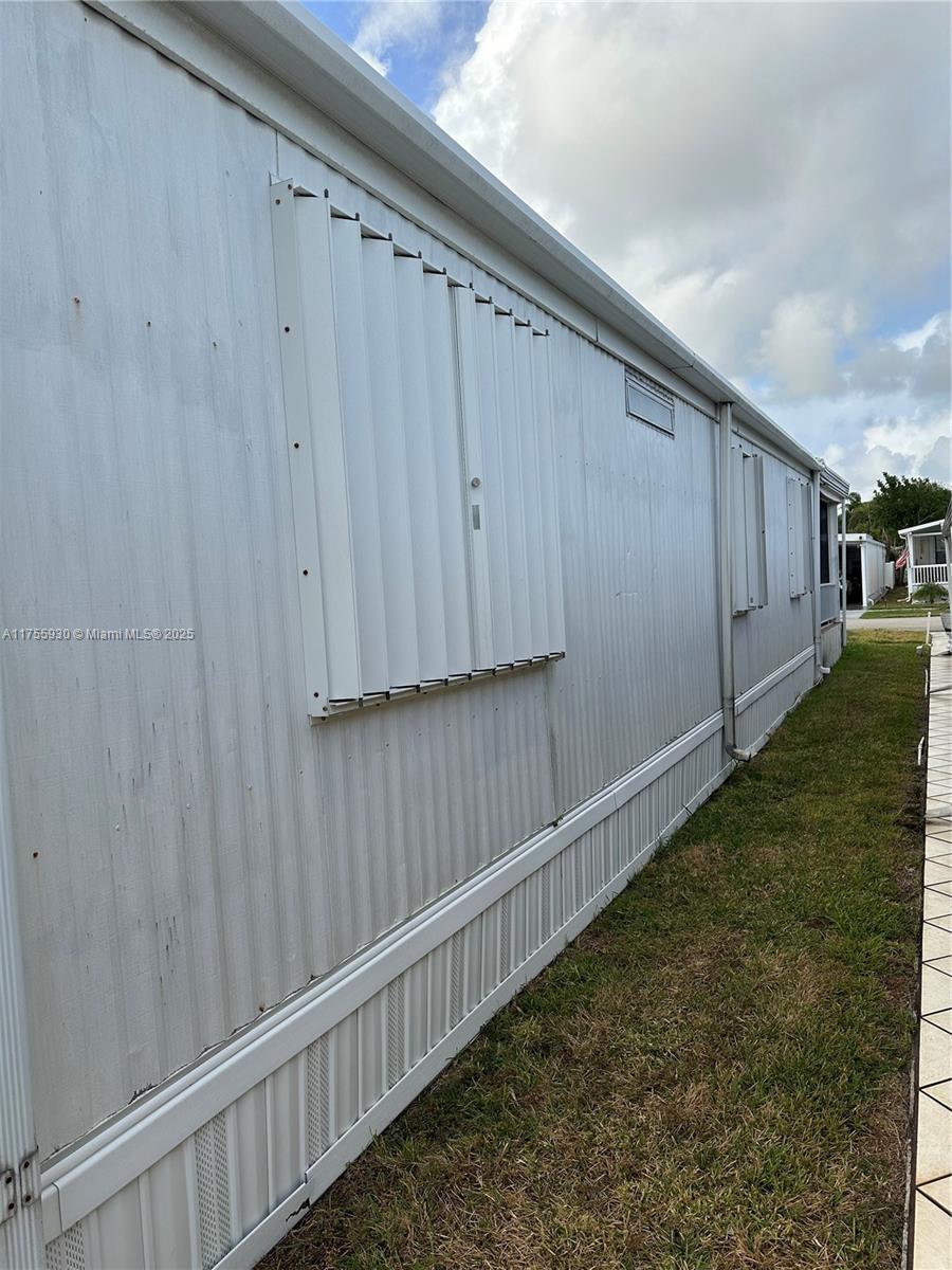2440 SW 51st St