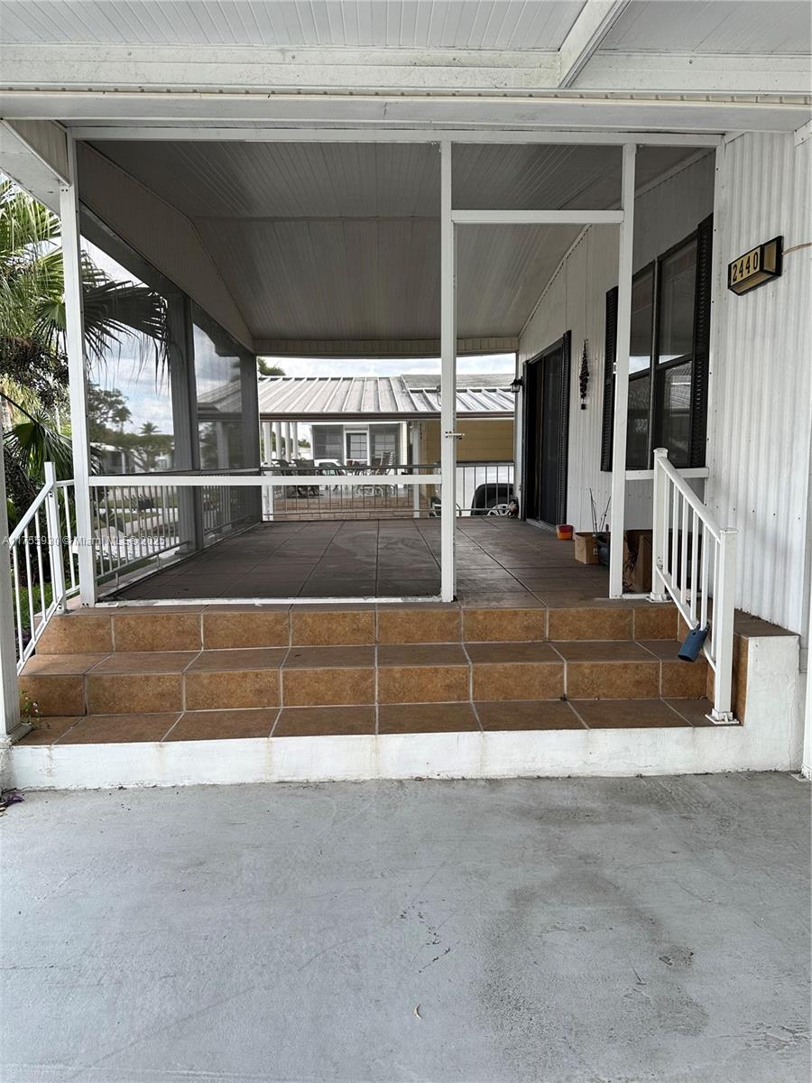 2440 SW 51st St