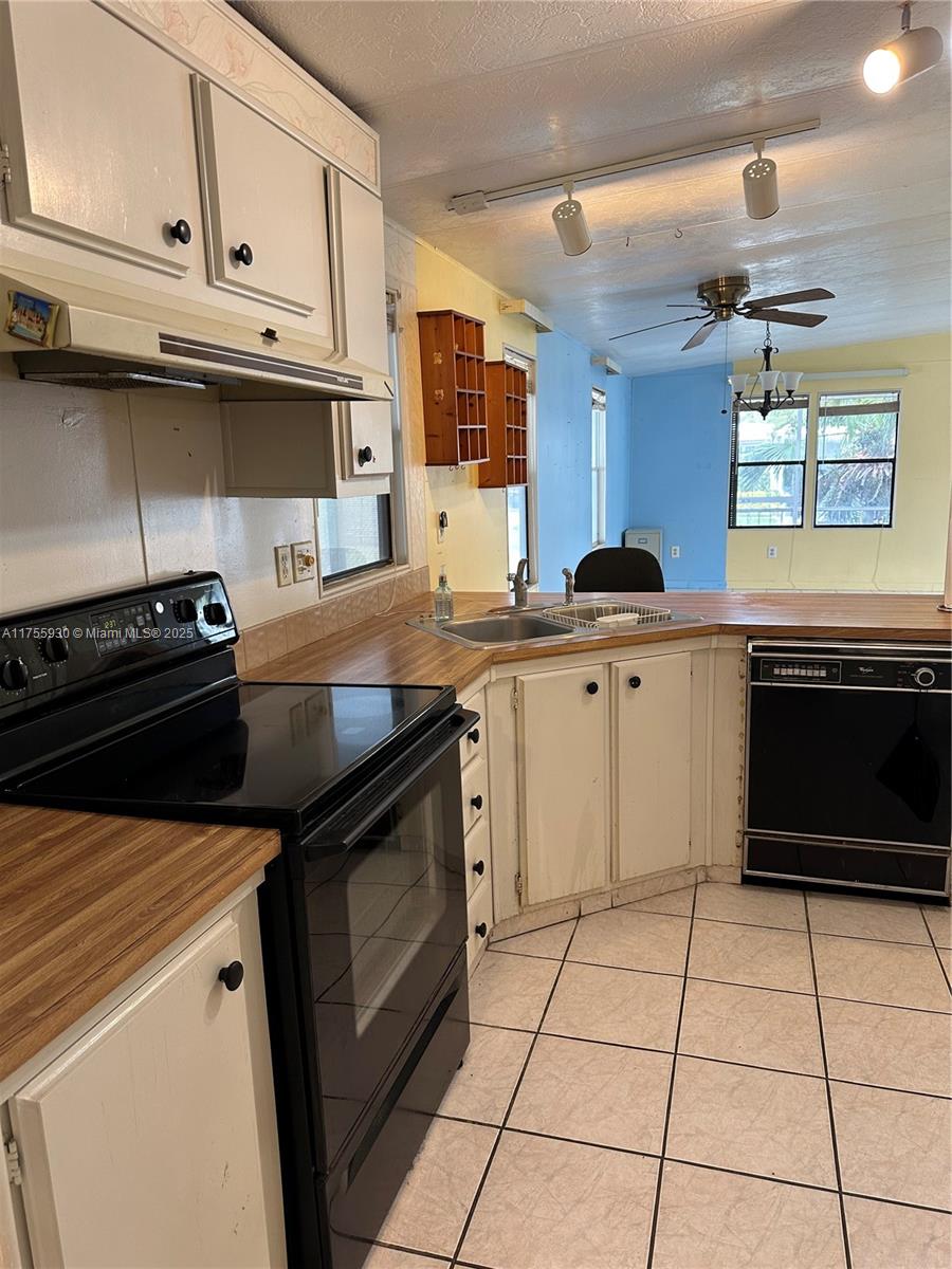 2440 SW 51st St