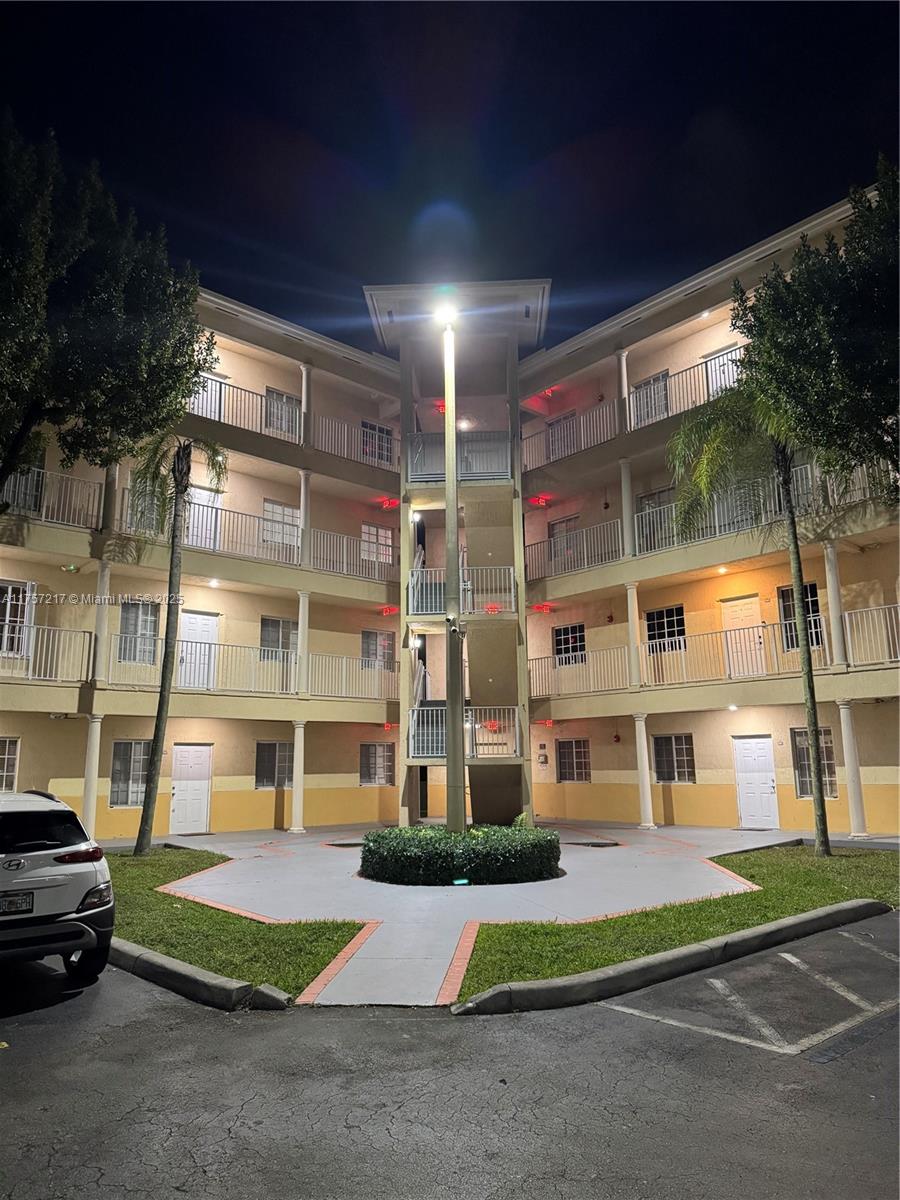 6940 NW 179th St # 7 Unit: 204-7