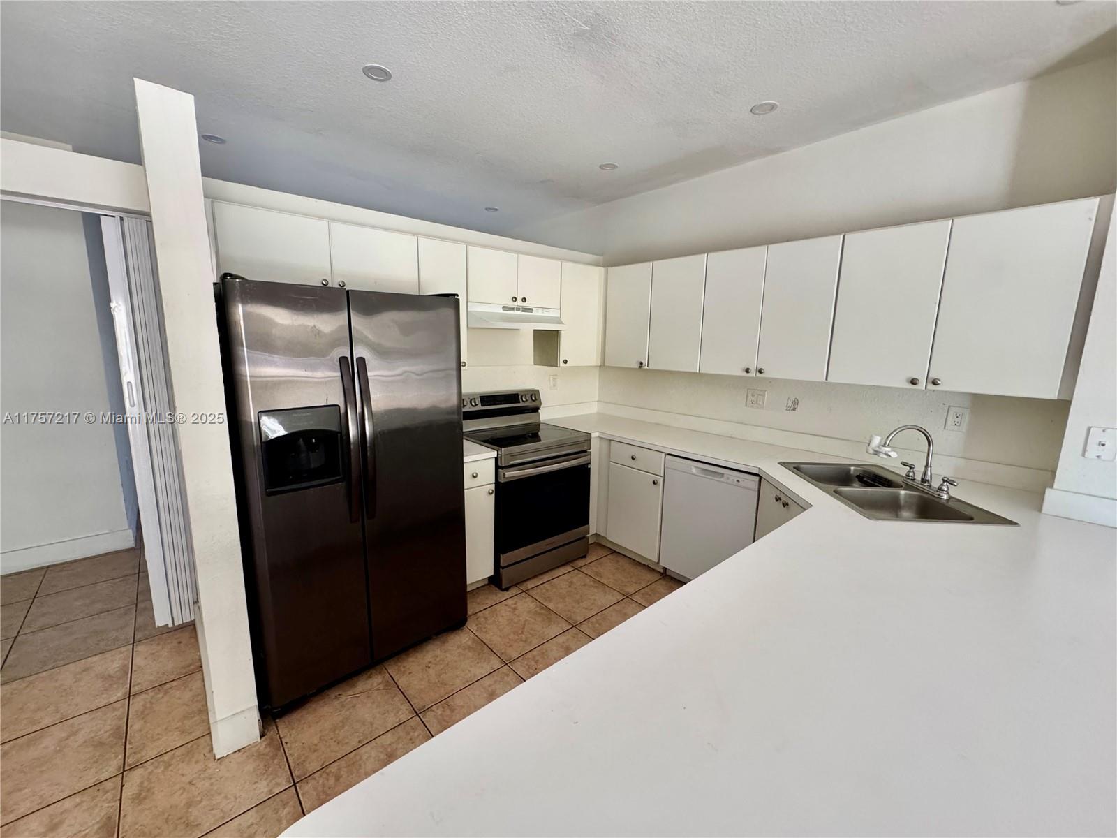 6940 NW 179th St # 7 Unit: 204-7