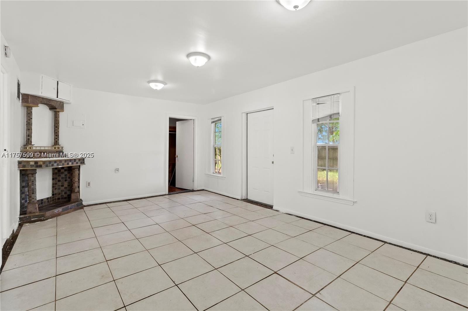 5880 NW 16th