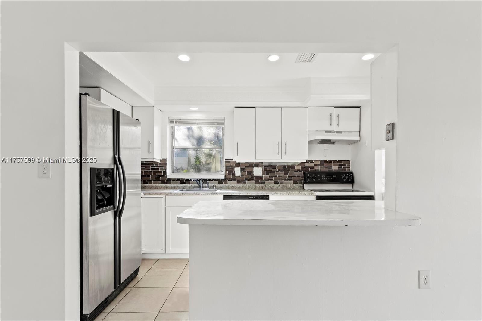 5880 NW 16th