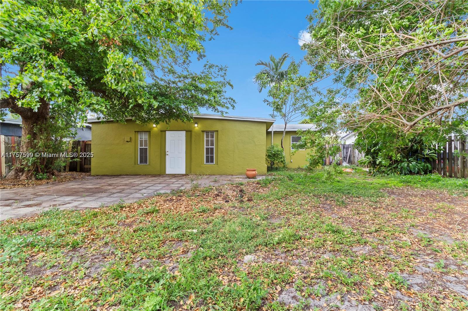 5880 NW 16th