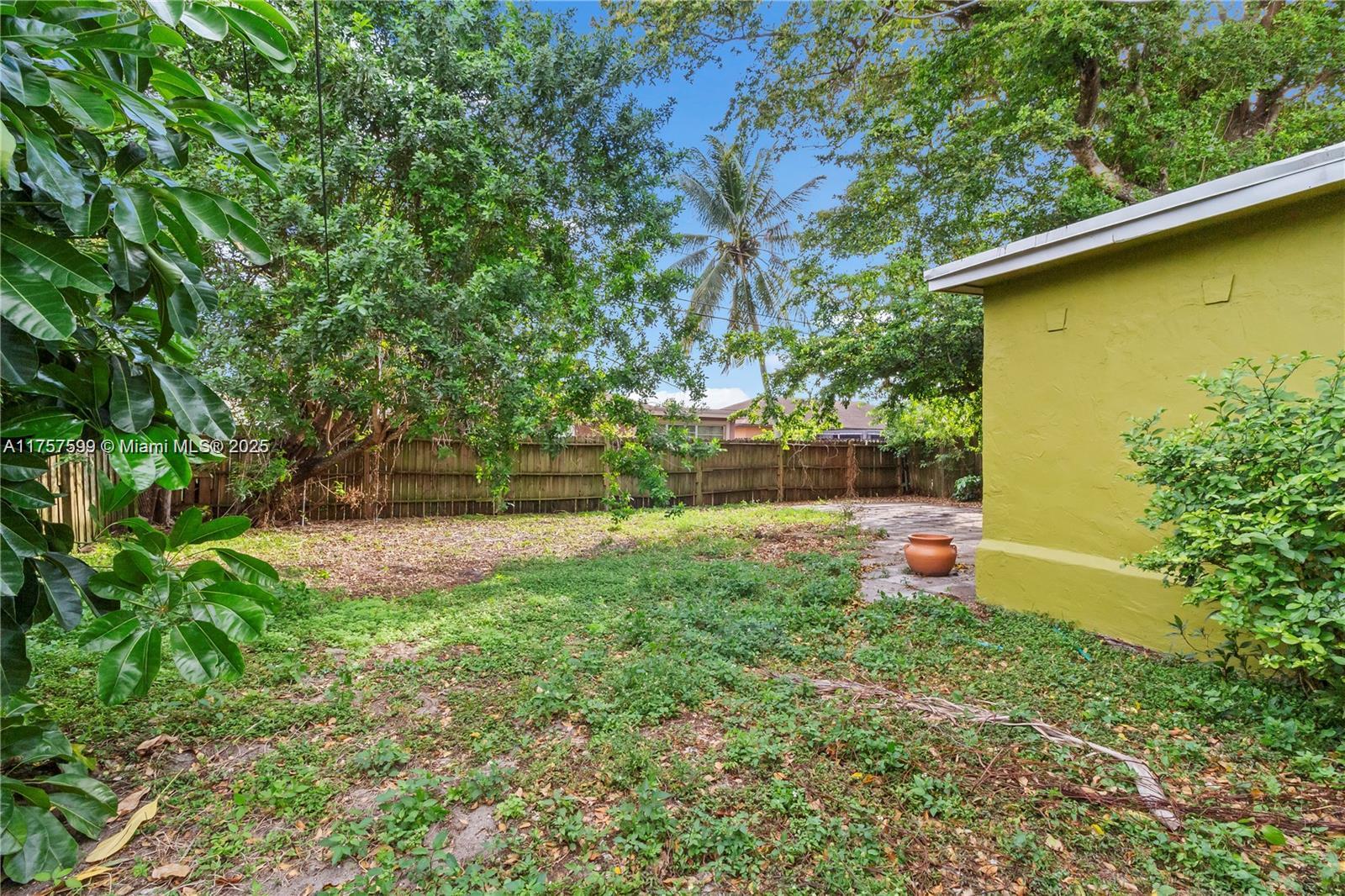 5880 NW 16th