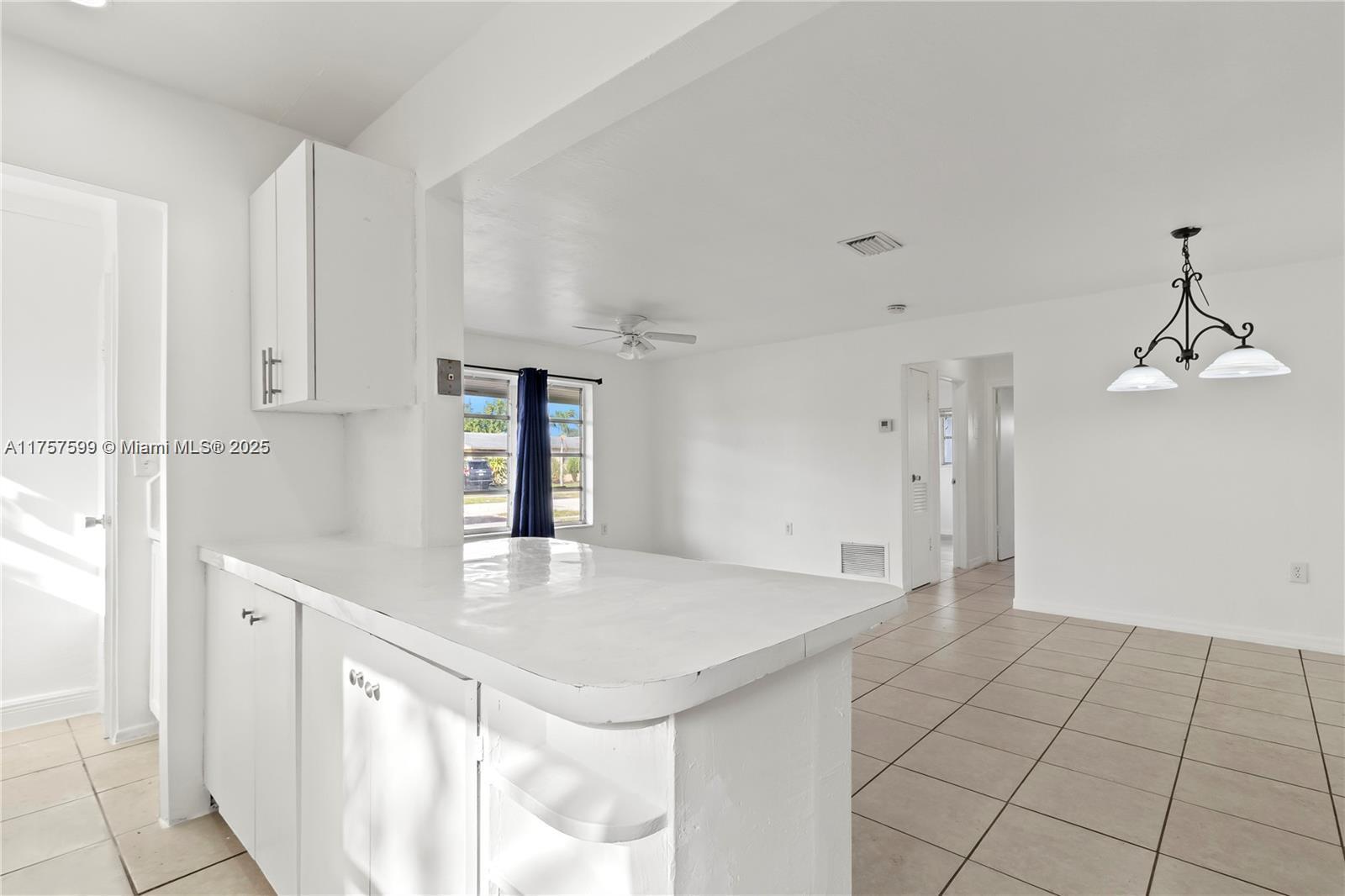 5880 NW 16th