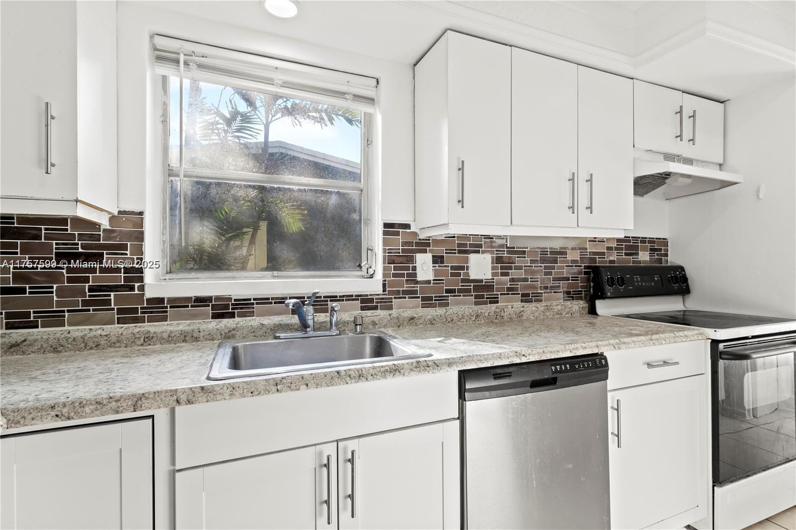 5880 NW 16th