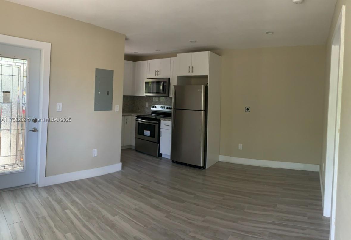 55 NE 59th St # 8