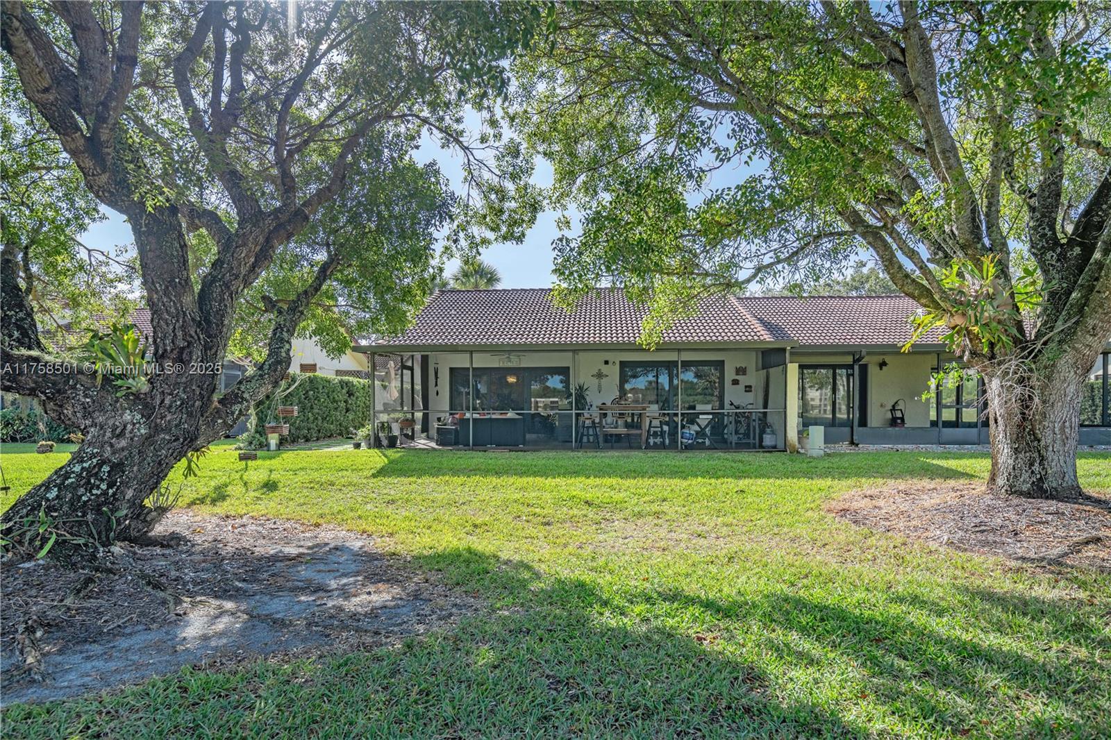 16221 Laurel Dr # 19