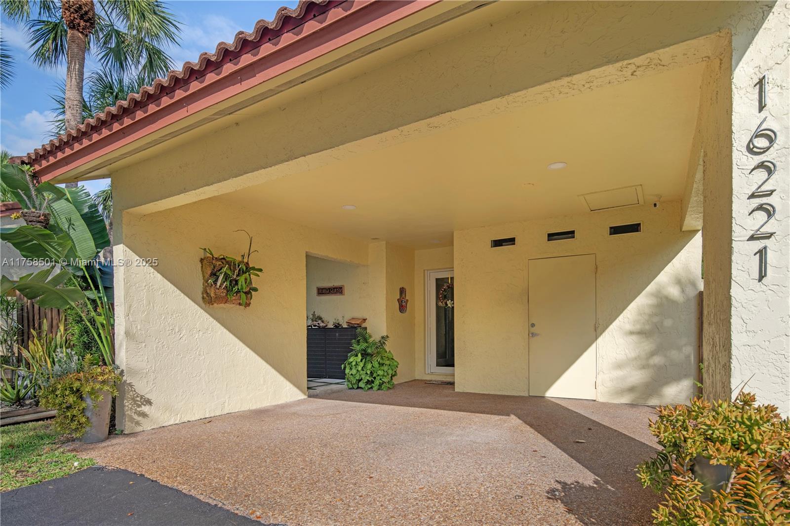 16221 Laurel Dr # 19