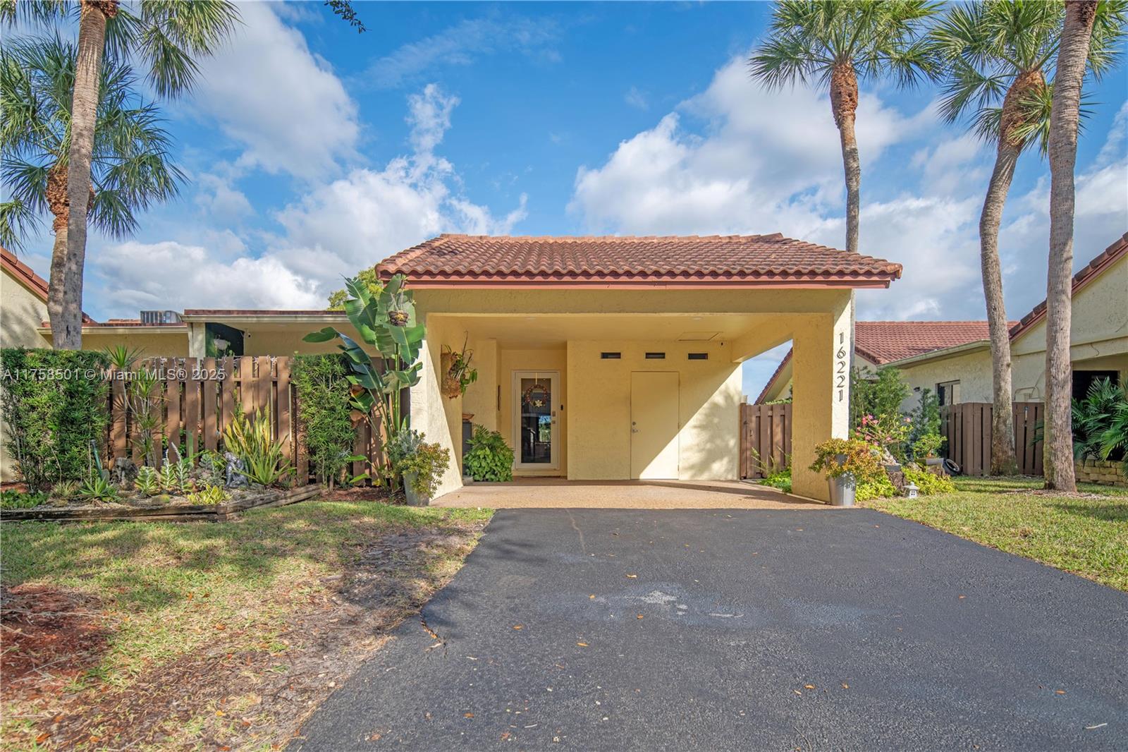 16221 Laurel Dr # 19