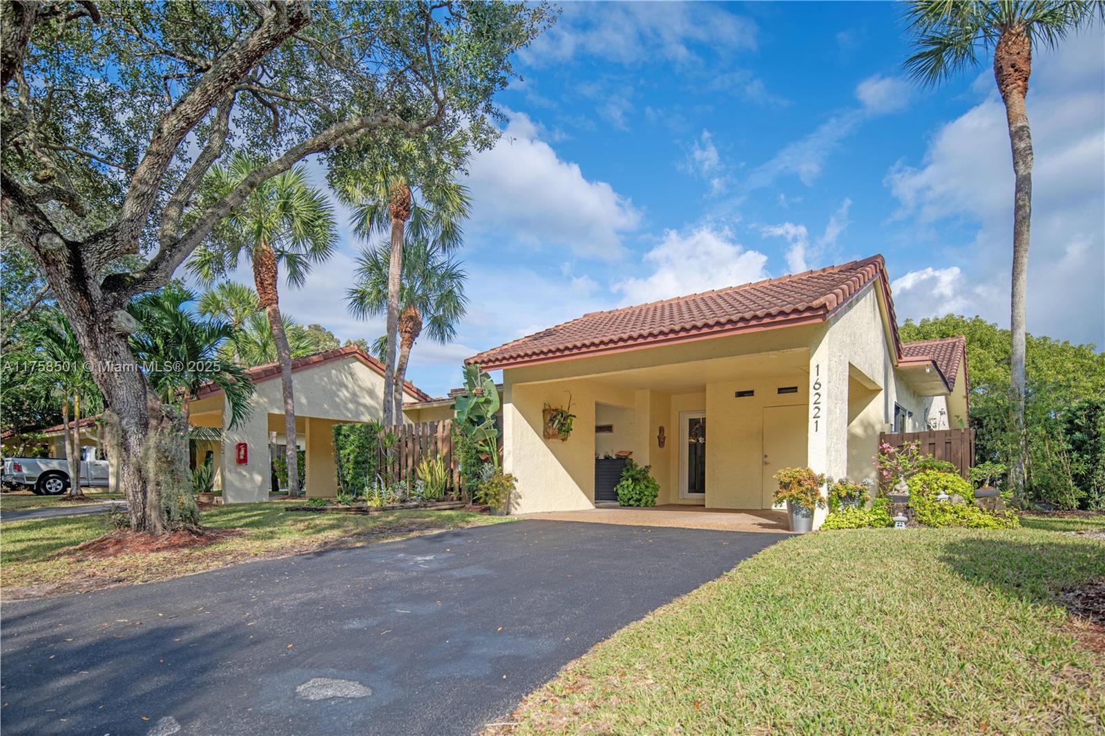 16221 Laurel Dr # 19