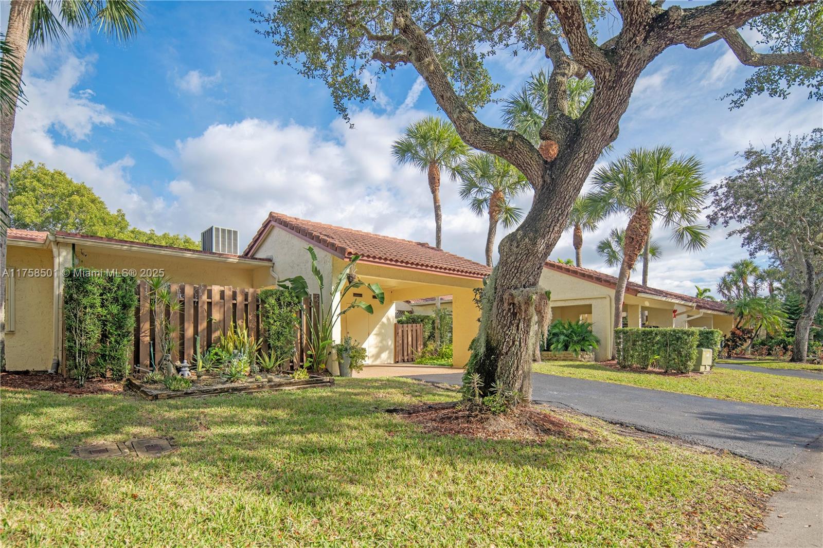 16221 Laurel Dr # 19
