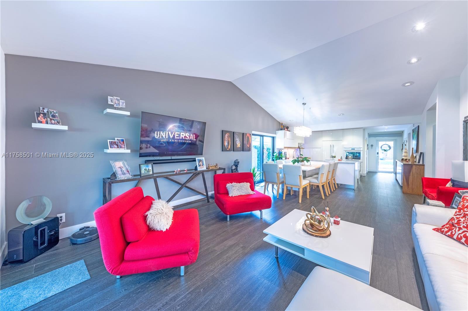16221 Laurel Dr # 19