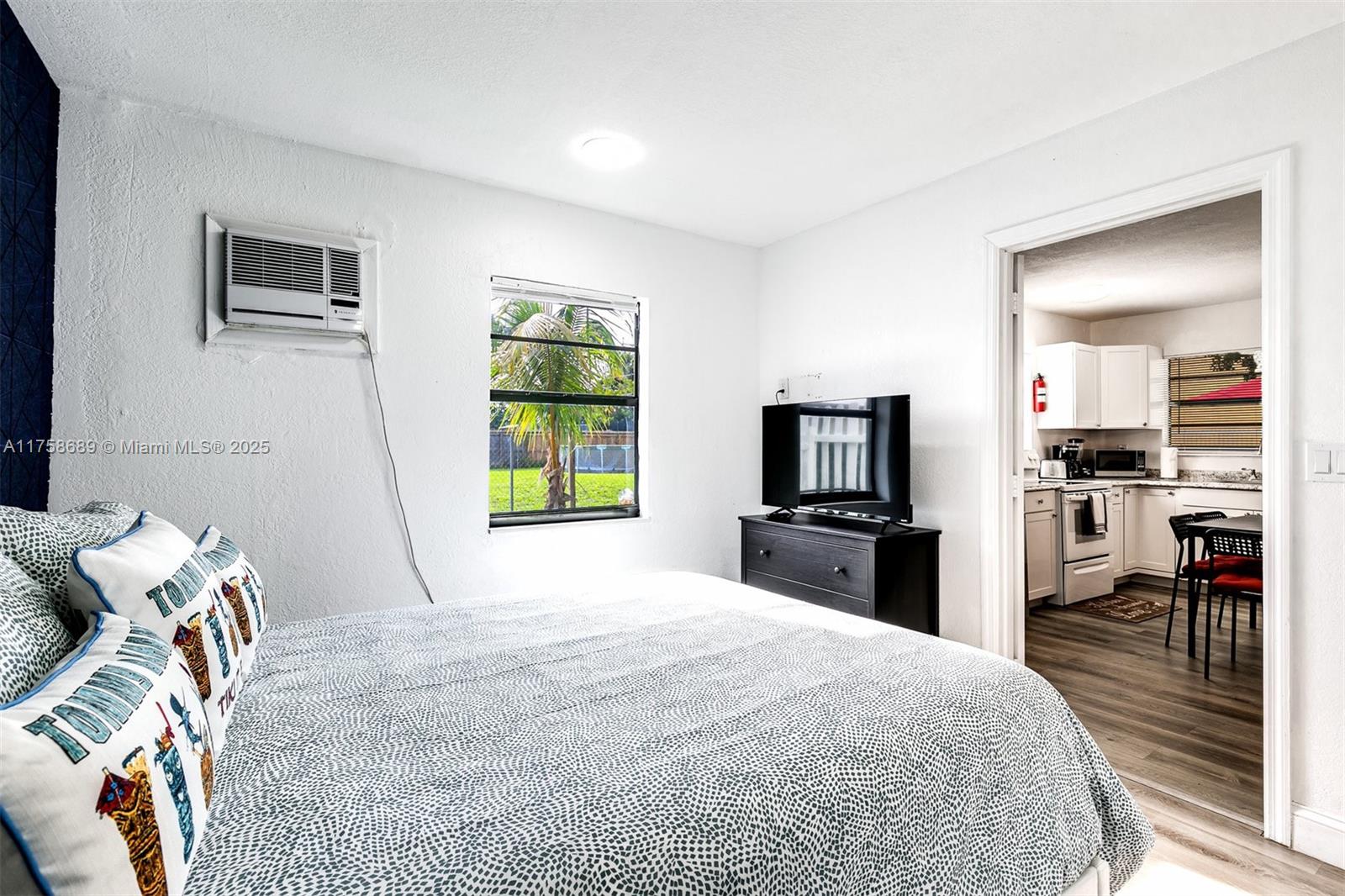 4300 SW 28th St