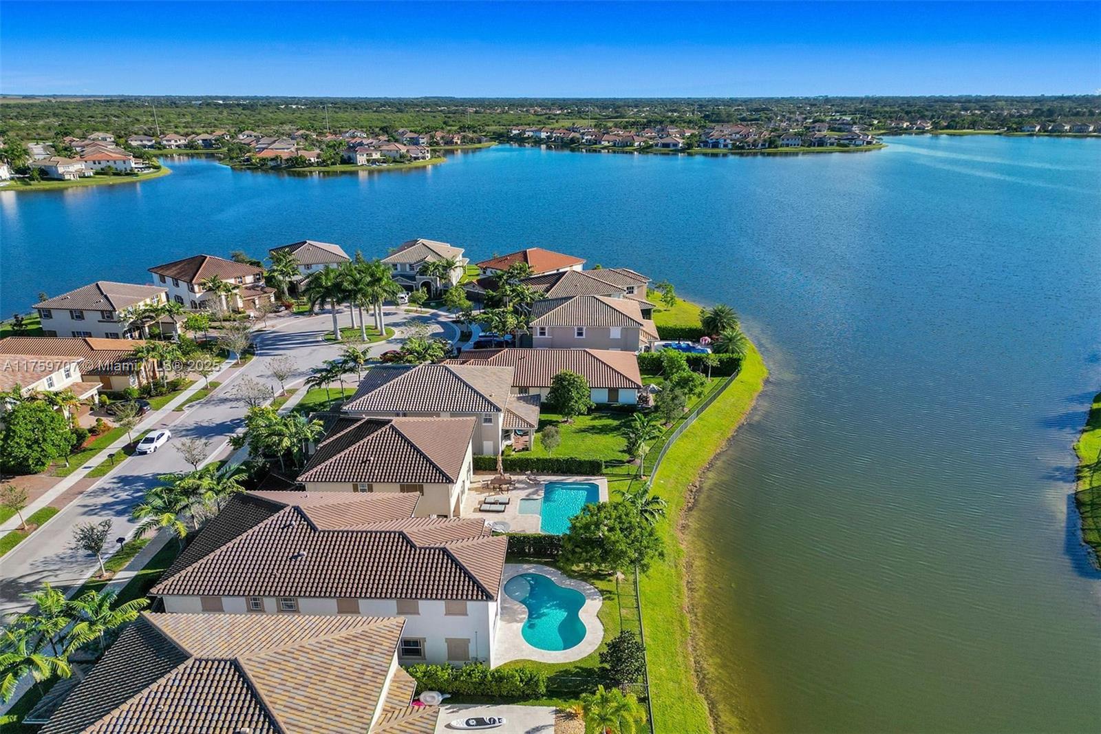 8610 Lakeside Bnd