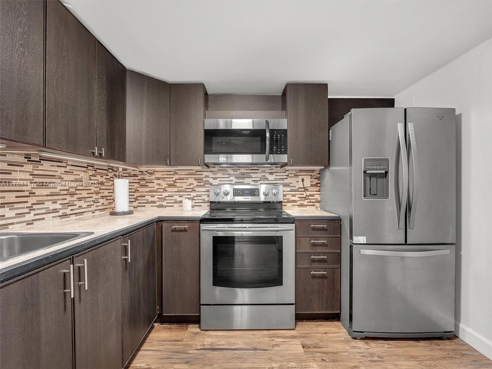 9930 Nob Hill Pl # 9930