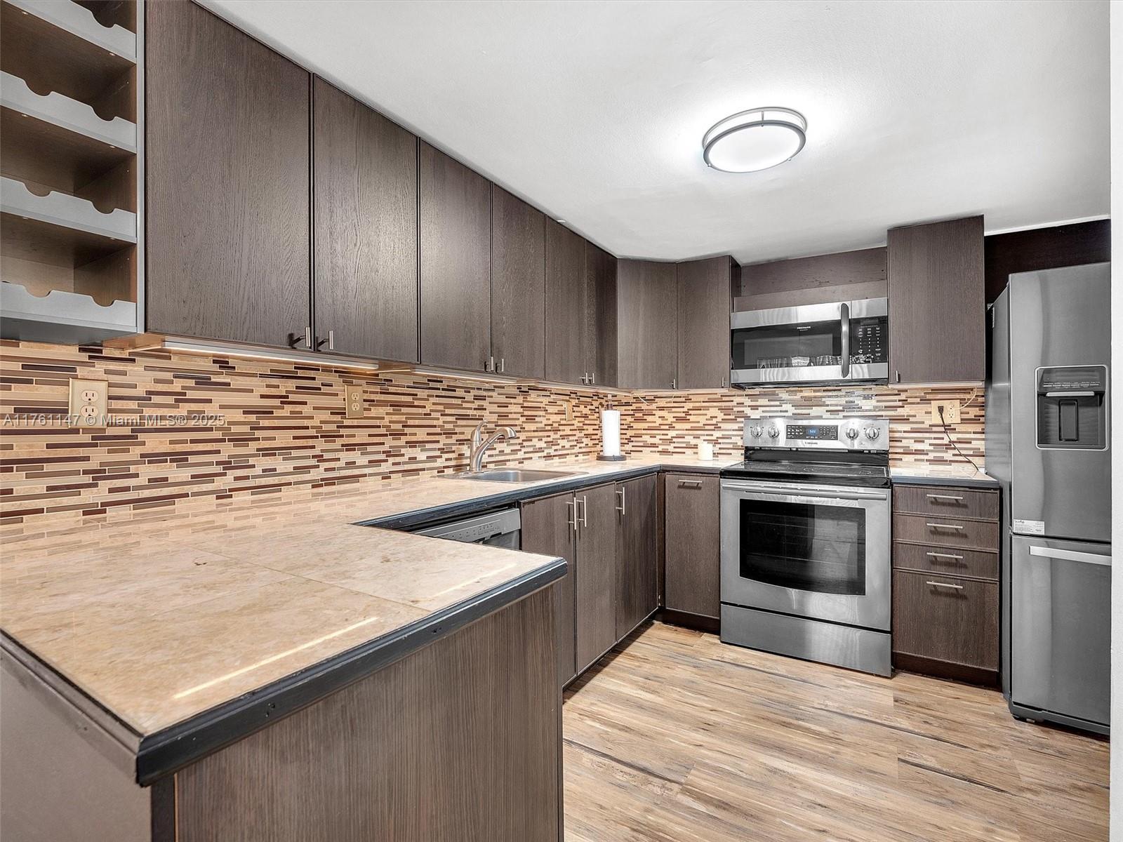 9930 Nob Hill Pl # 9930