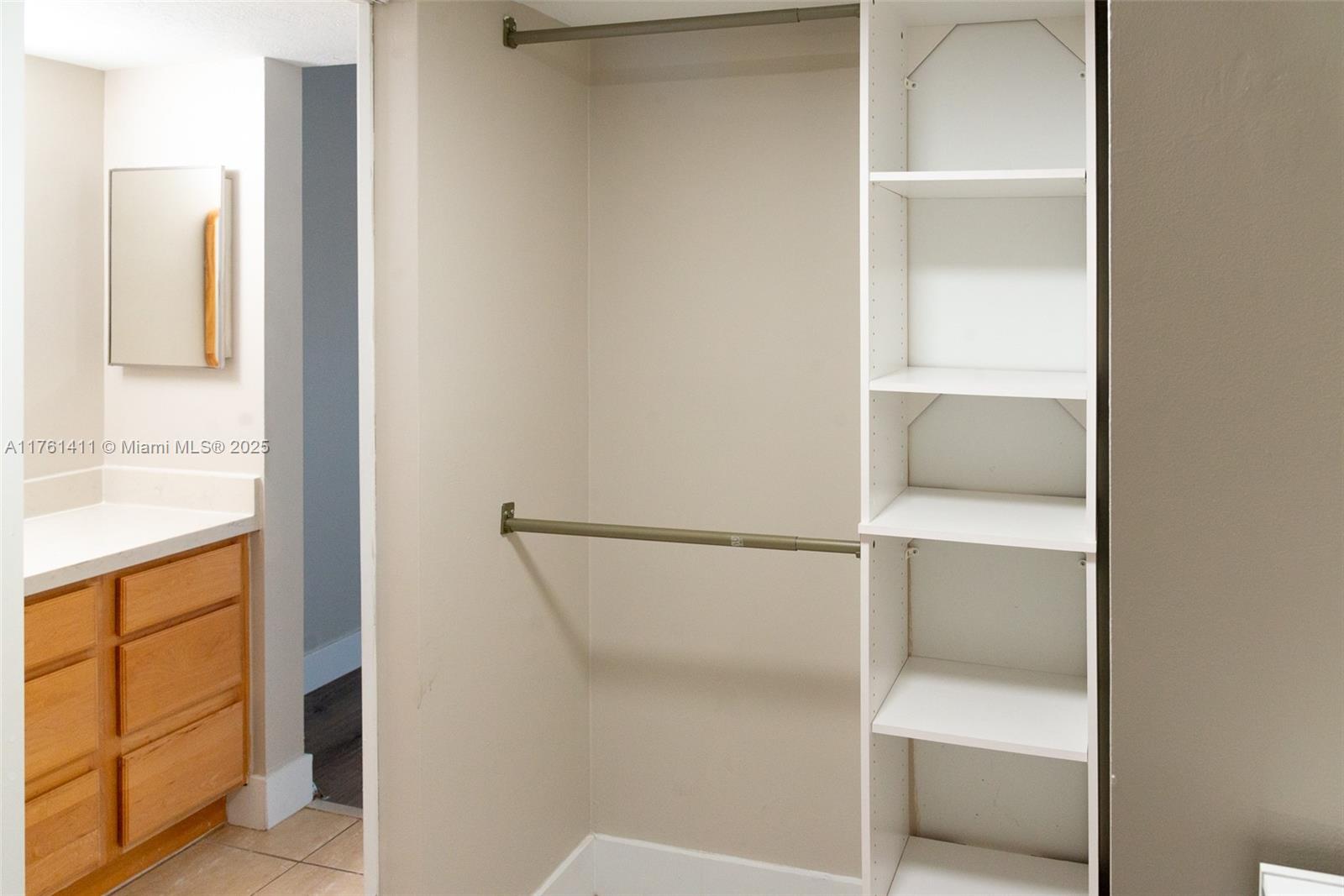 153 Lakeview Dr # 201