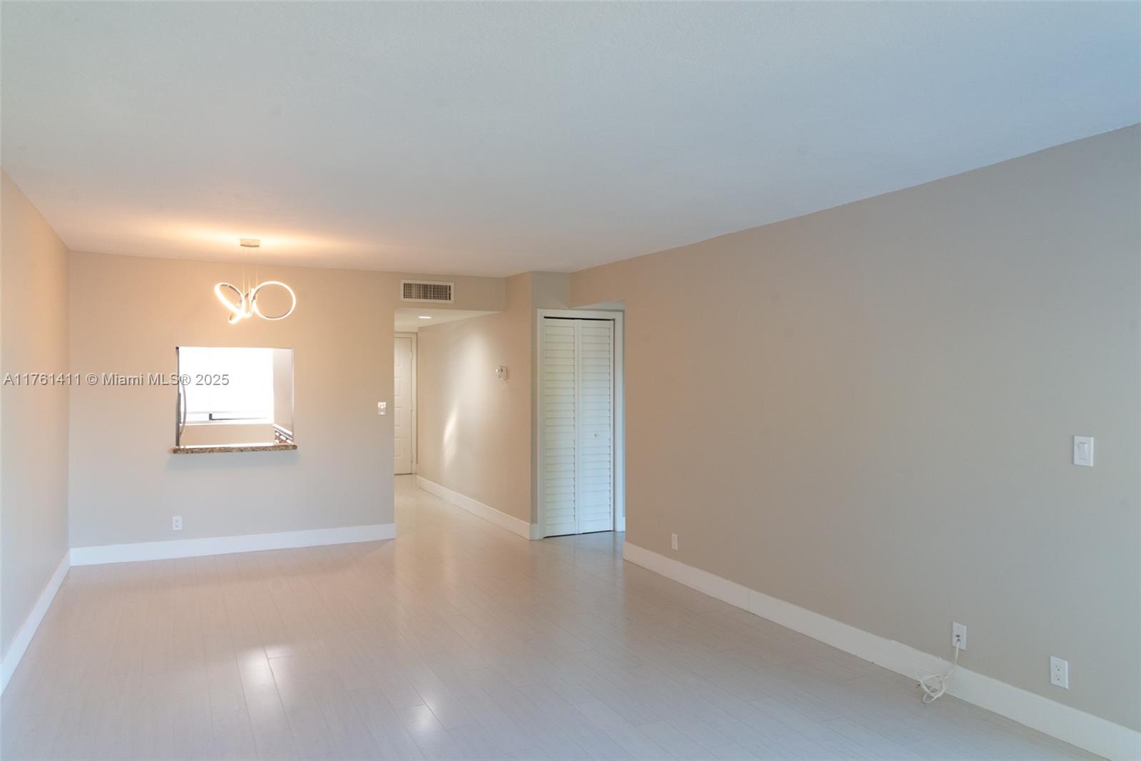 153 Lakeview Dr # 201