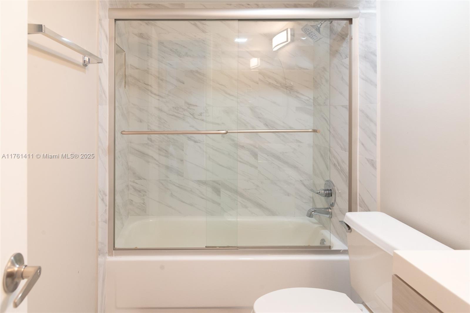 153 Lakeview Dr # 201