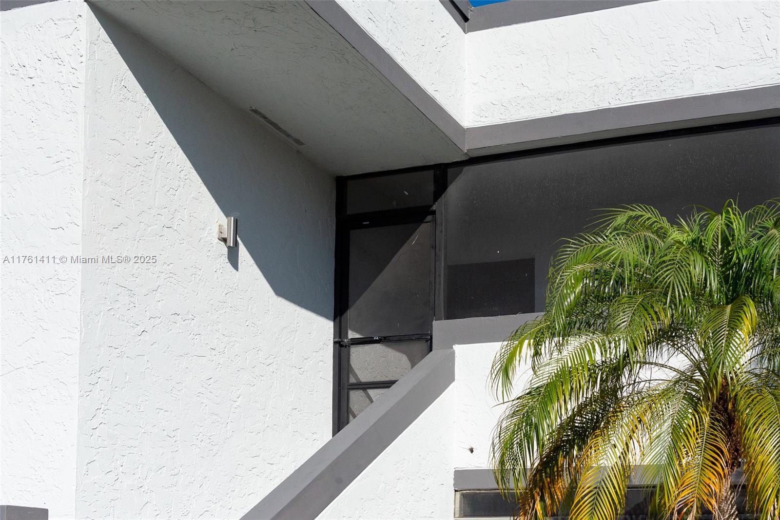 153 Lakeview Dr # 201