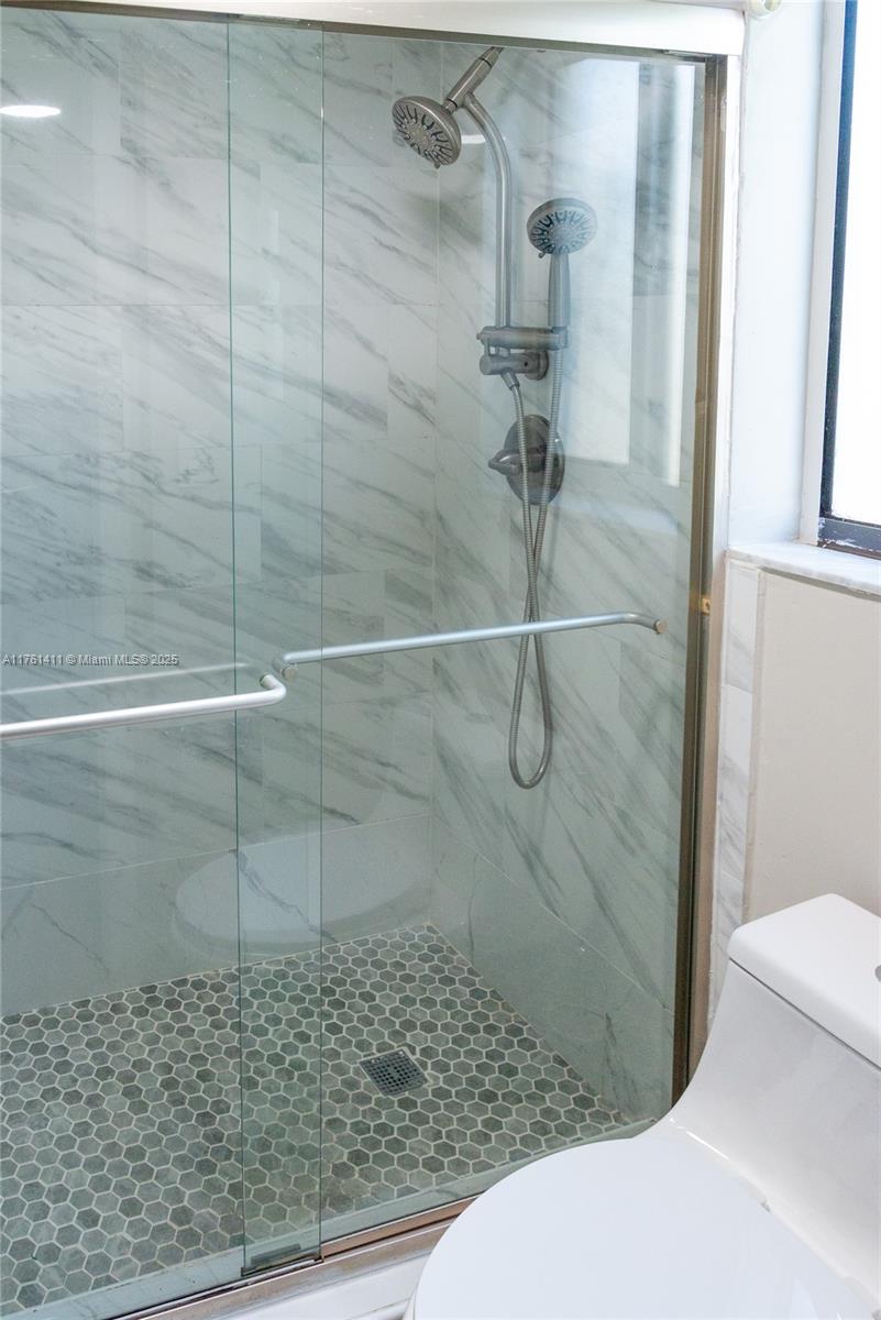 153 Lakeview Dr # 201