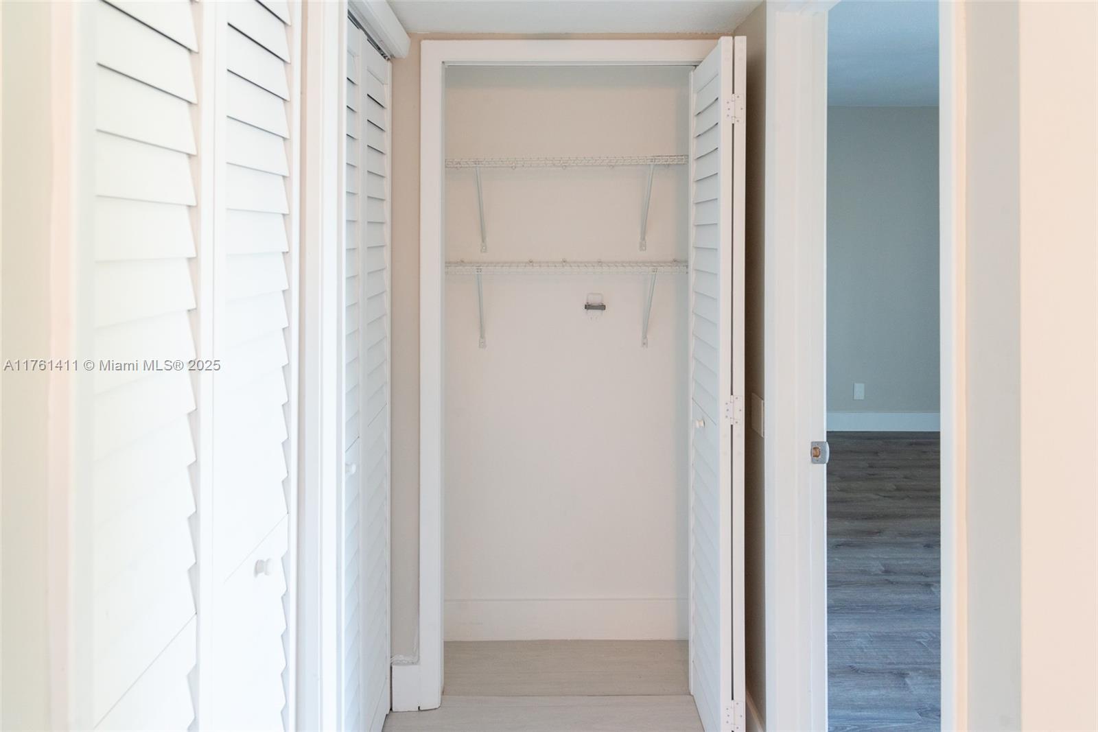 153 Lakeview Dr # 201