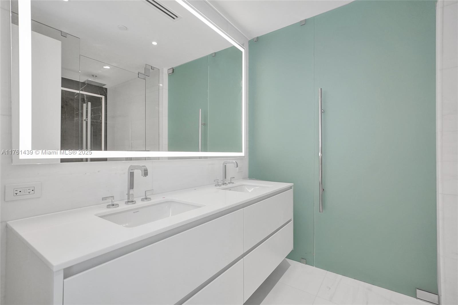 300 Biscayne Blvd Way # 3405
