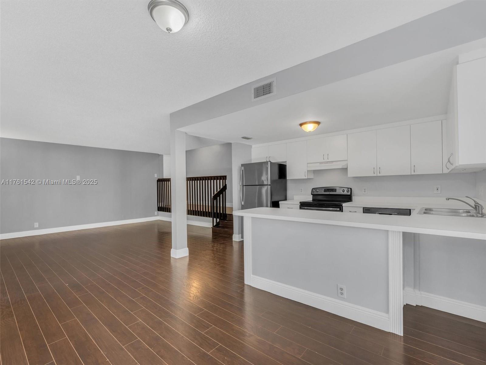 4705 SW 62nd Ave # 203