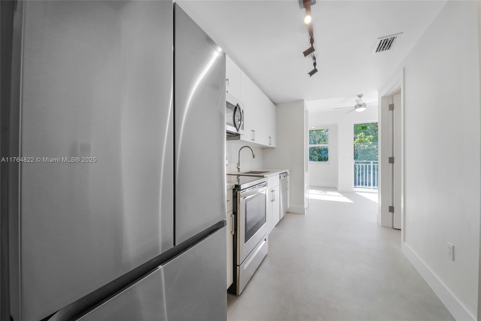 1536 NW 15th Ave # 302