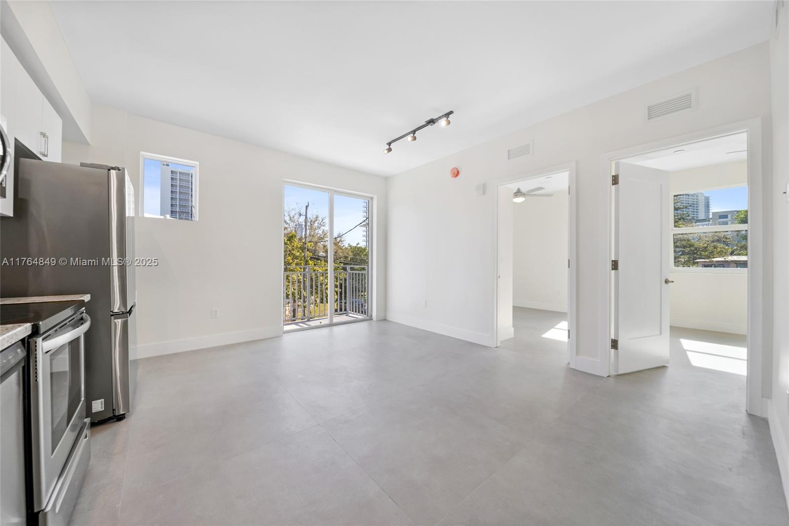 1536 NW 15th Ave # 206